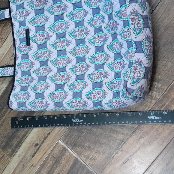 Vera Bradley Essential Tote Bag Shoulder Handbag PAISLEY STRIPES- good condition - Picture 3 of 6